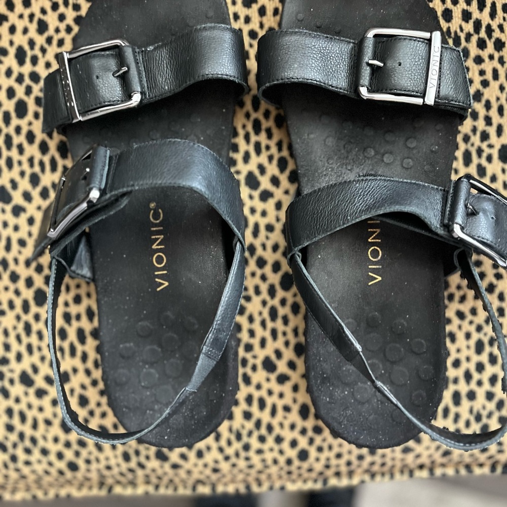 Vionic Black Buckle Sandals